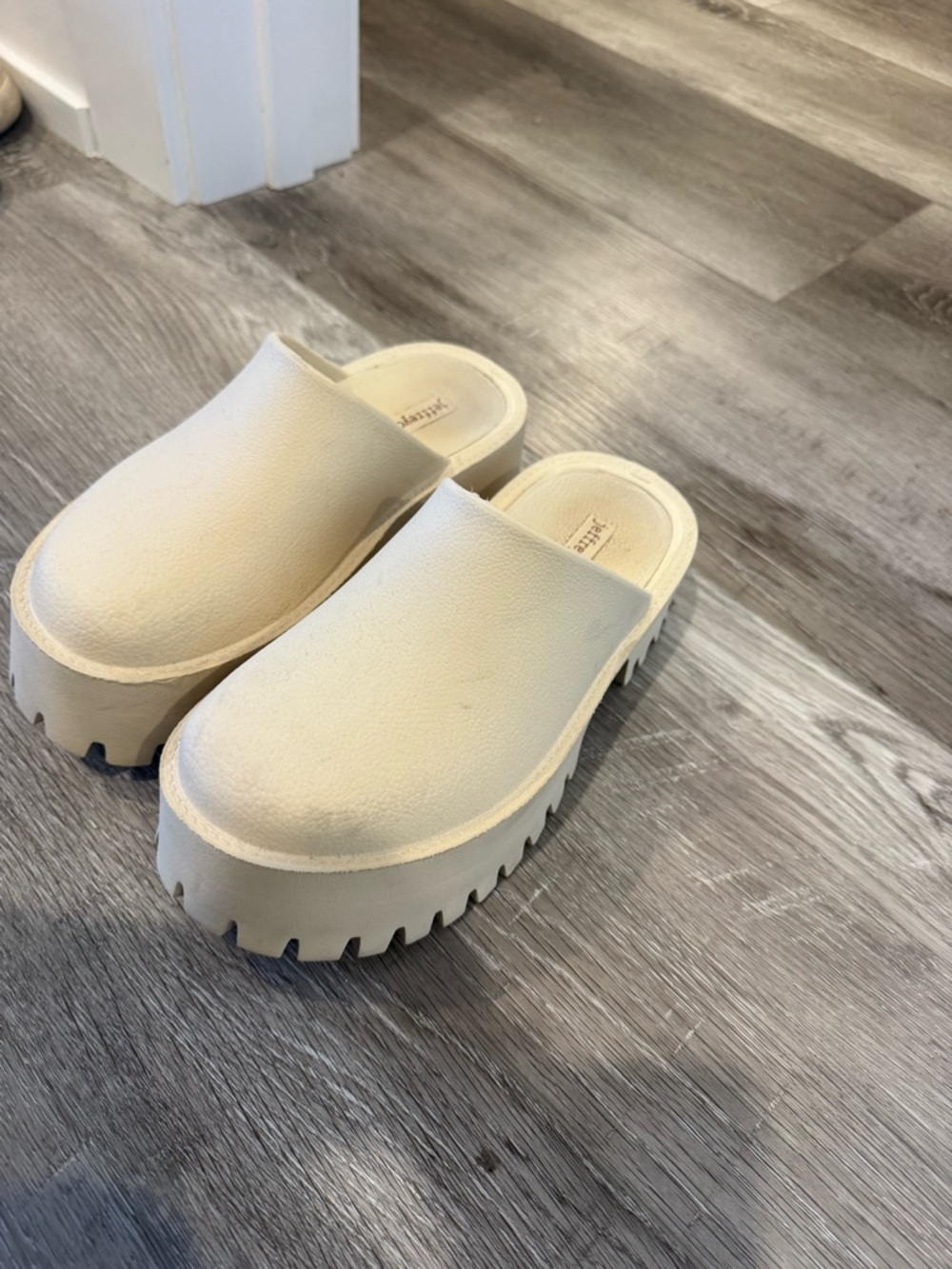 Jeffrey Campbell Lugged Platform Clog - Picture 3 of 5